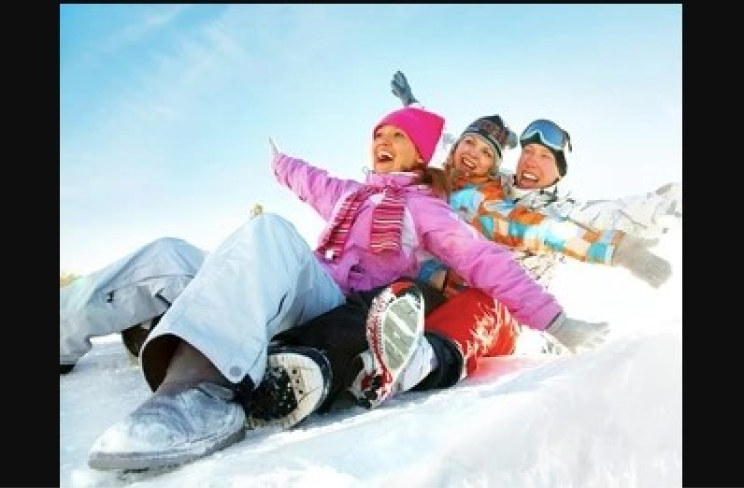 Best-9-family-Christmass-card-photo-ideas-3.png