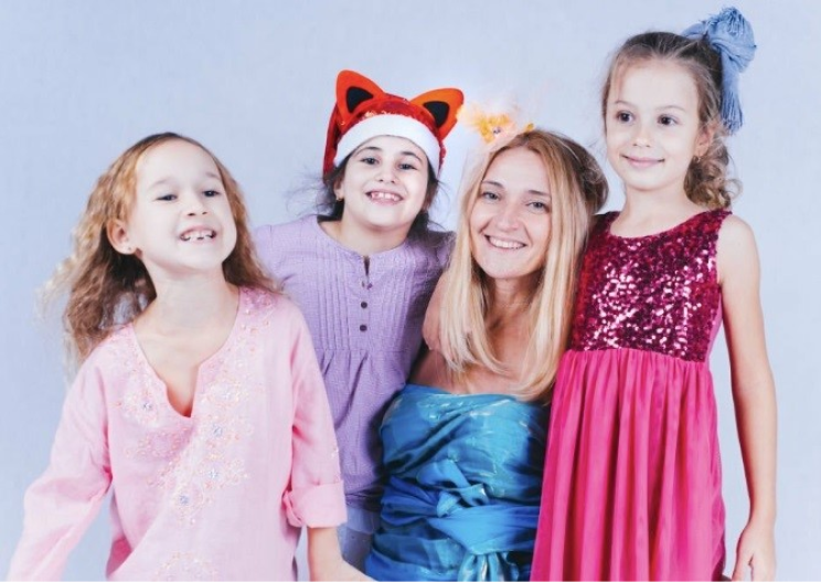 Best-9-family-Christmass-card-photo-ideas-4.png